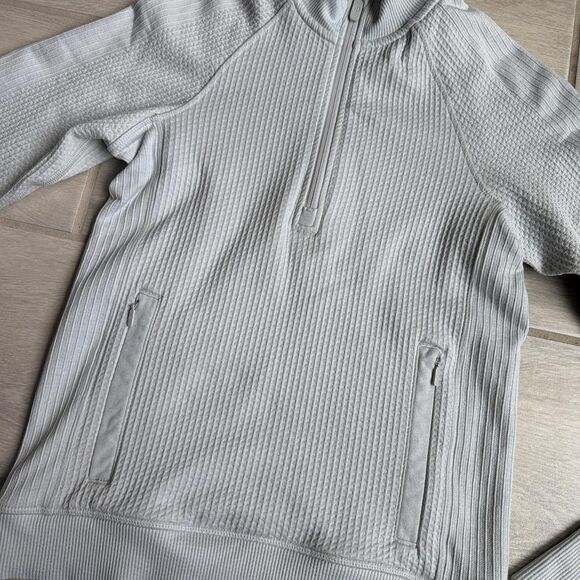 Lululemon Engineered Warmth Half Zip - Size 2 - Picture 3 of 7